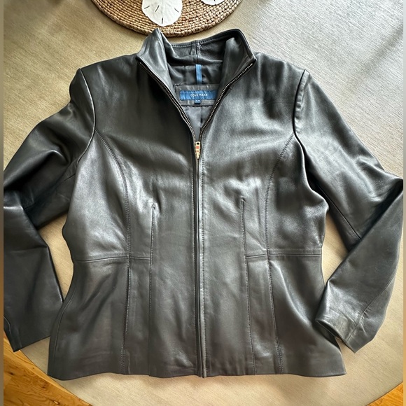 Cole Haan Women's Wing Collar Leather Coat Black $450 msrp - Picture 13 of 15